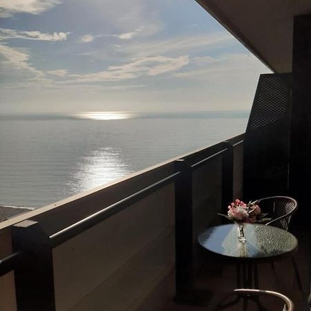 Luxury Sea View Apartments In Orbi City Batumi Eksteriør bilde