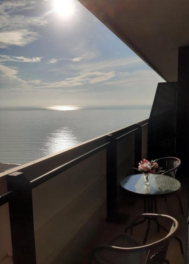 Luxury Sea View Apartments In Orbi City Batumi Eksteriør bilde